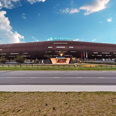 Wyndham Quito Airport Puembo Exterior foto The new terminal