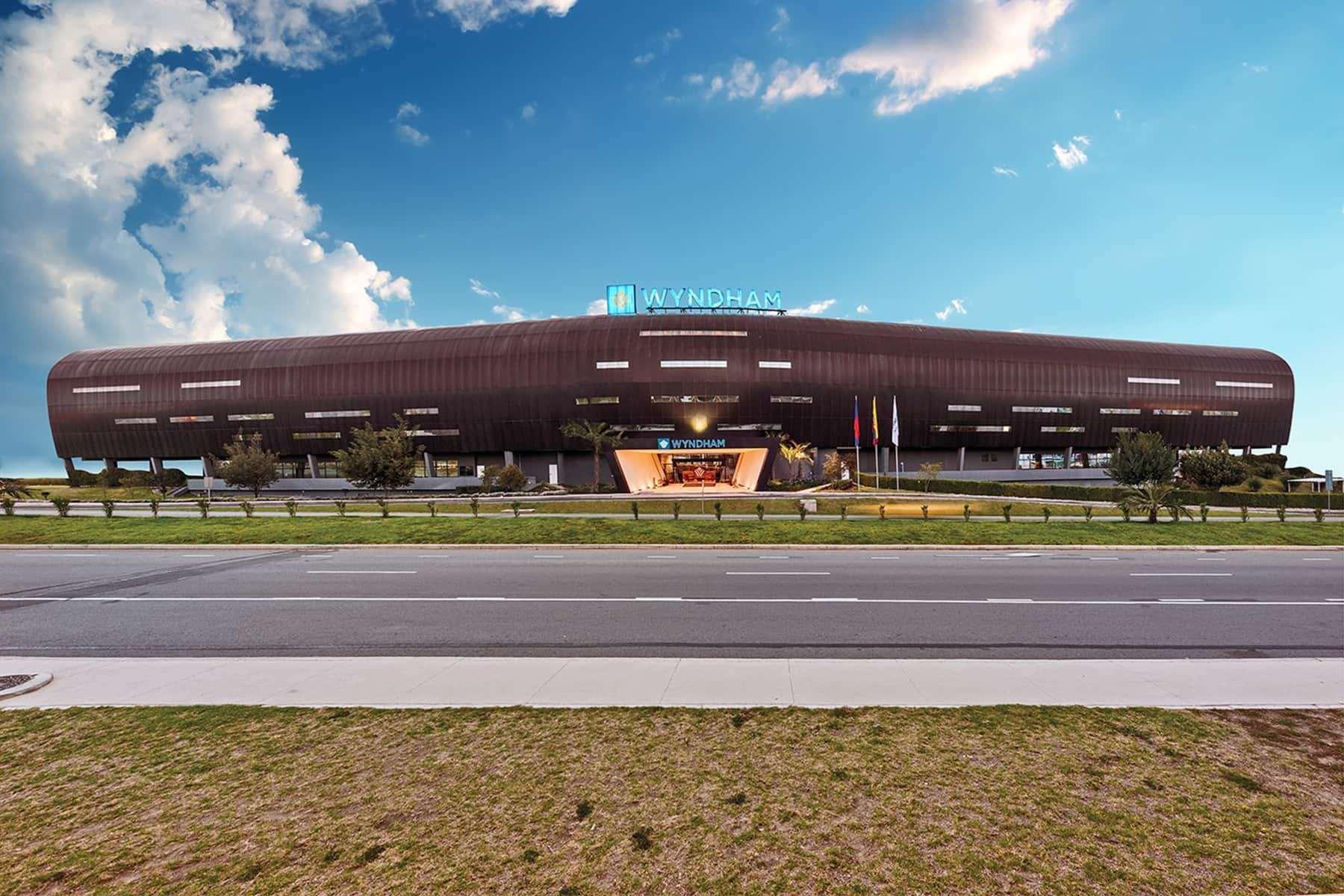 Wyndham Quito Airport Puembo Exterior foto The new terminal