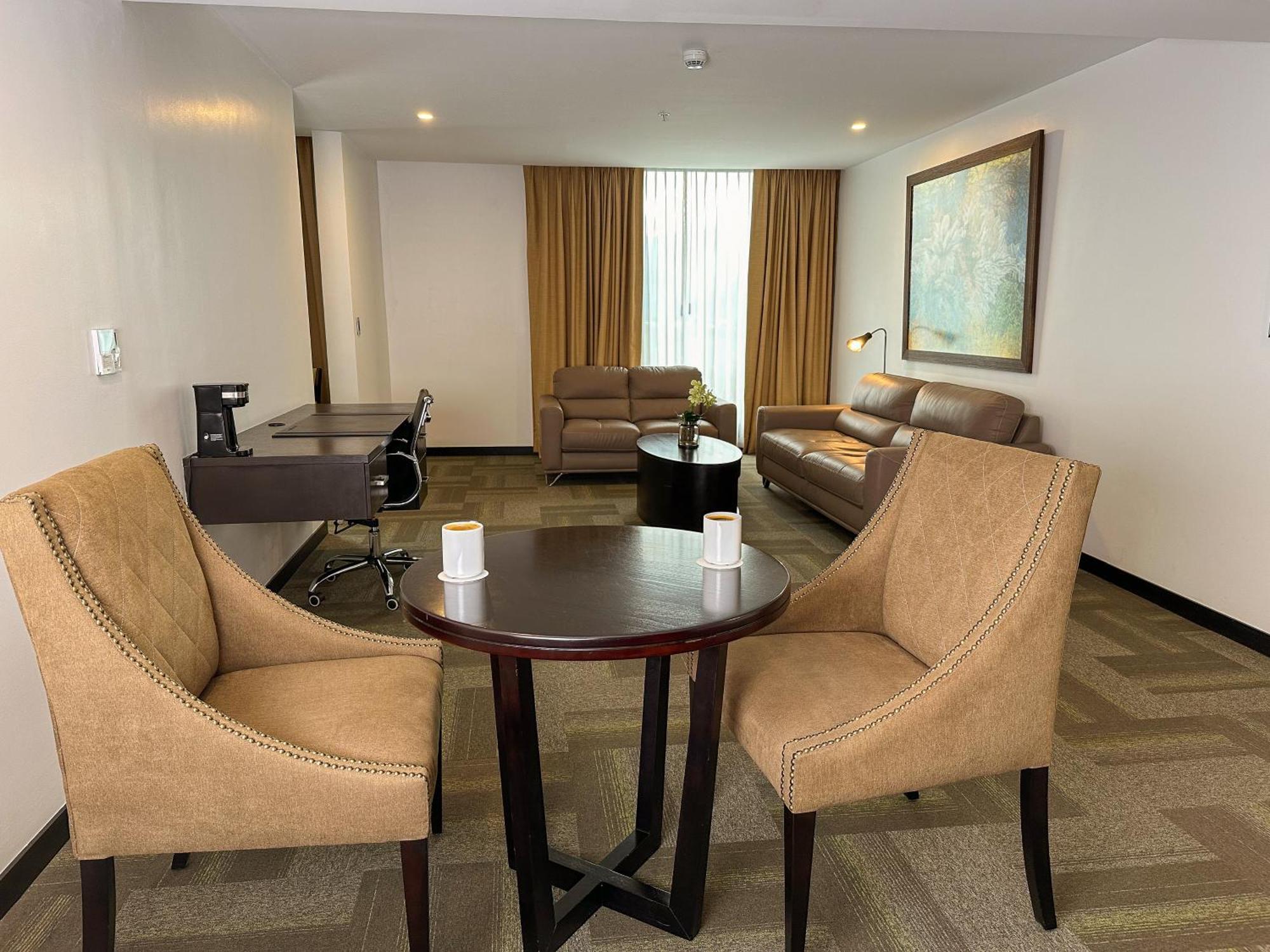 Wyndham Quito Airport Puembo Exterior foto Suite at the hotel