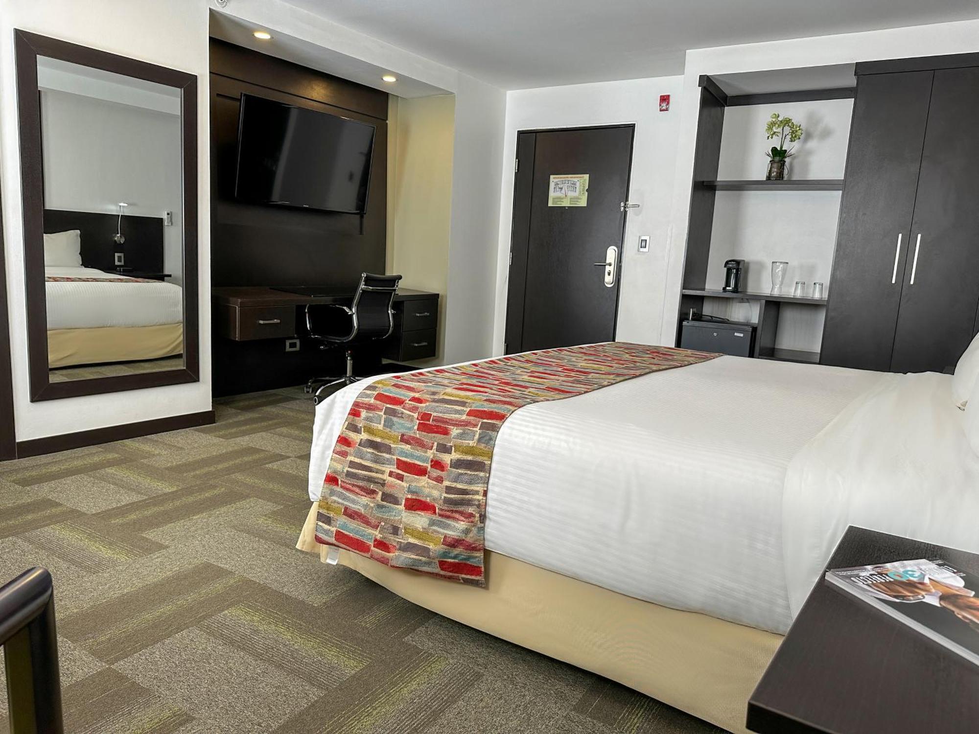 Wyndham Quito Airport Puembo Exterior foto A typical room at the hotel
