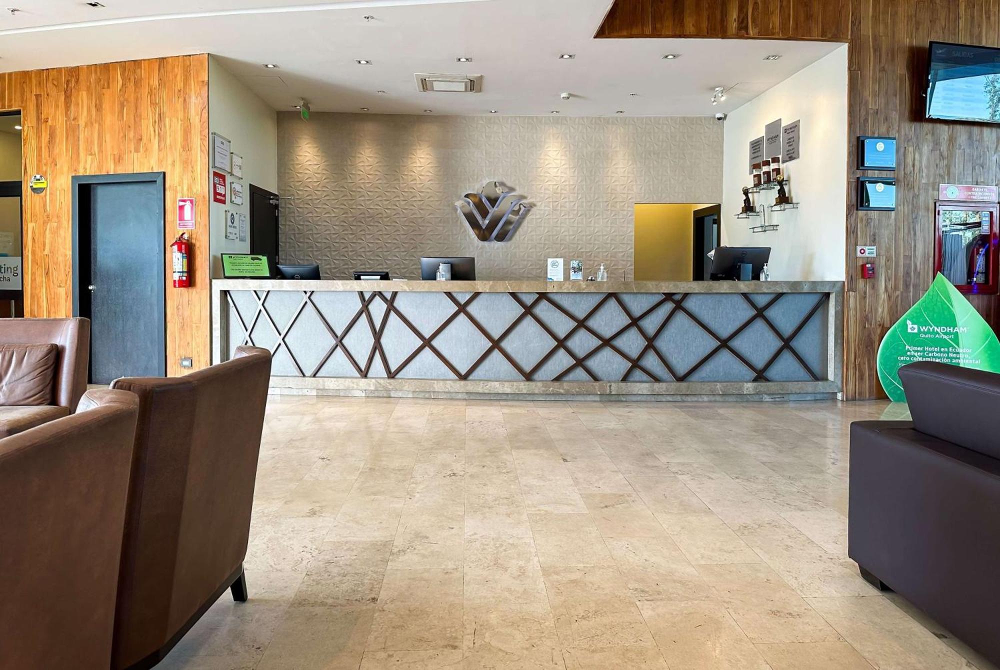 Wyndham Quito Airport Puembo Exterior foto