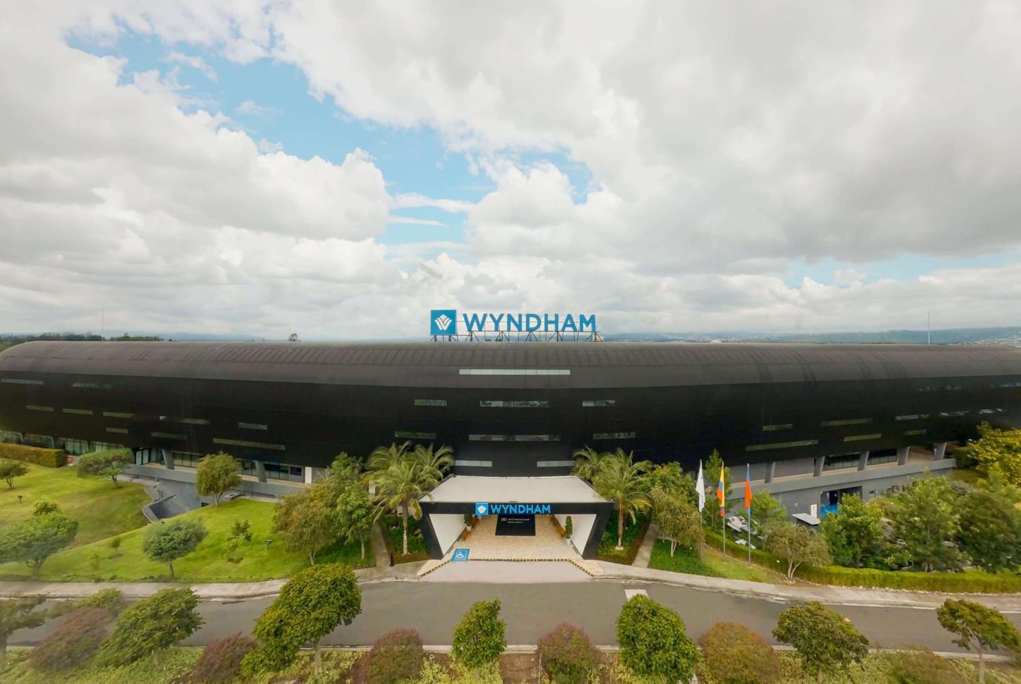 Wyndham Quito Airport Puembo Exterior foto Wynnum campus